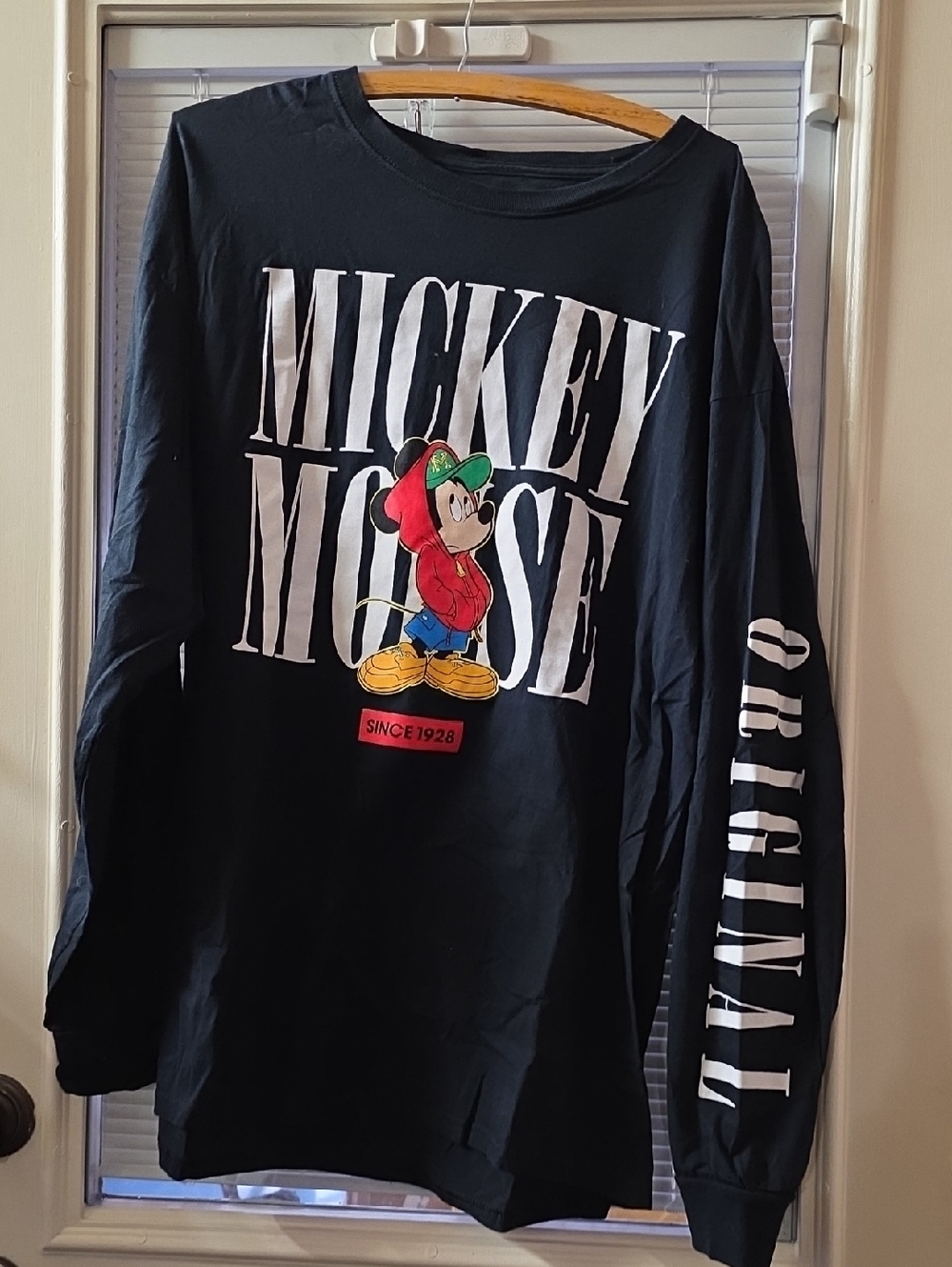 Disney Black Long-Sleeve Mickey Mouse Graphic Tee